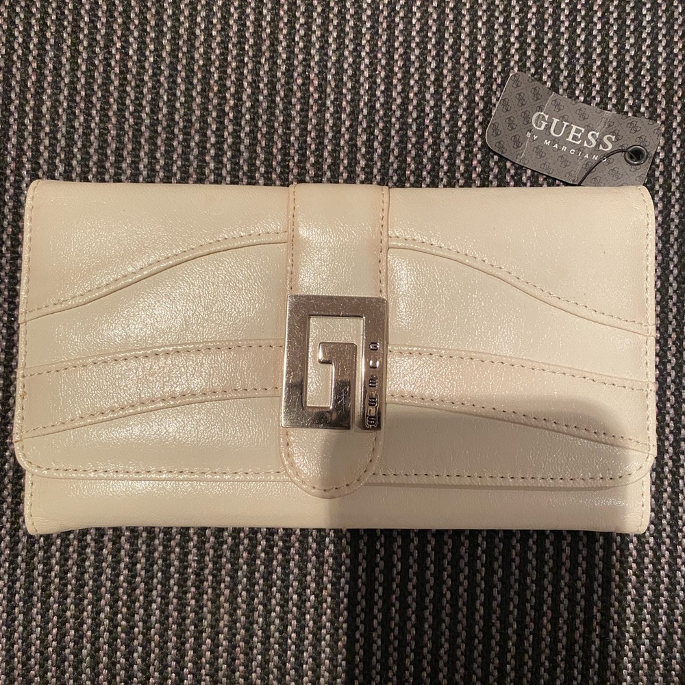 Guess white/cream wallet